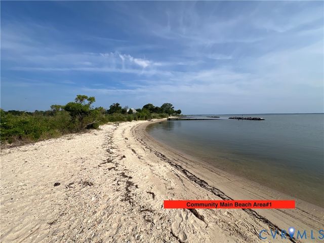 57 Otter Ln, Montross, VA 22520