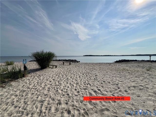 57 Otter Ln, Montross, VA 22520