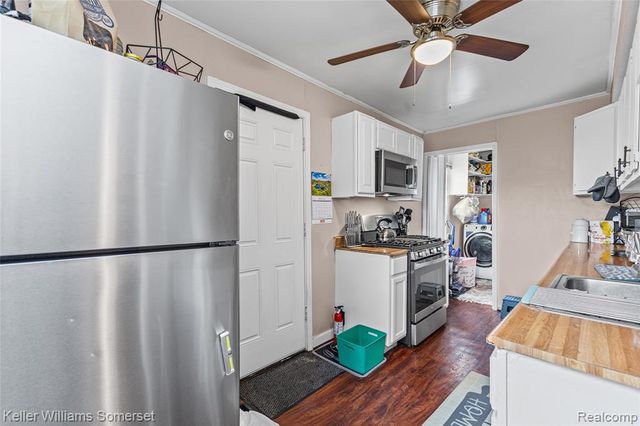 6501 Heyden Street, Dearborn Heights, MI 48127