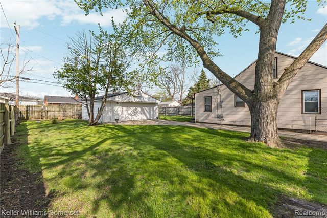 6501 Heyden Street, Dearborn Heights, MI 48127