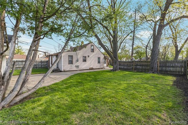 6501 Heyden Street, Dearborn Heights, MI 48127