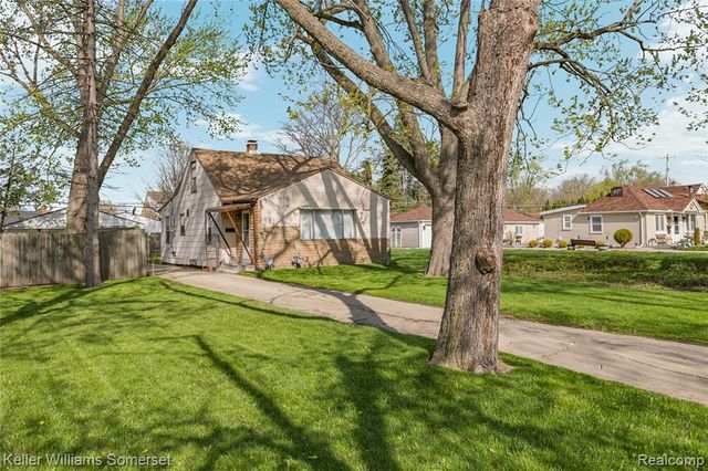 6501 Heyden Street, Dearborn Heights, MI 48127