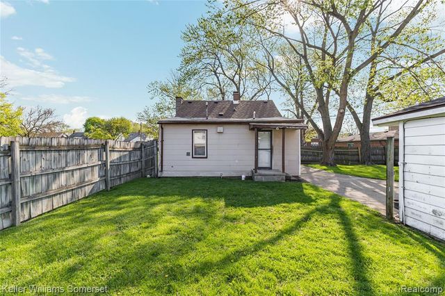 6501 Heyden Street, Dearborn Heights, MI 48127