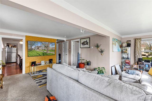 6501 Heyden Street, Dearborn Heights, MI 48127