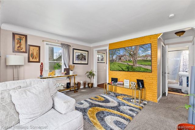 6501 Heyden Street, Dearborn Heights, MI 48127