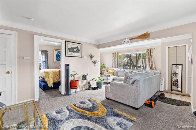 6501 Heyden Street, Dearborn Heights, MI 48127