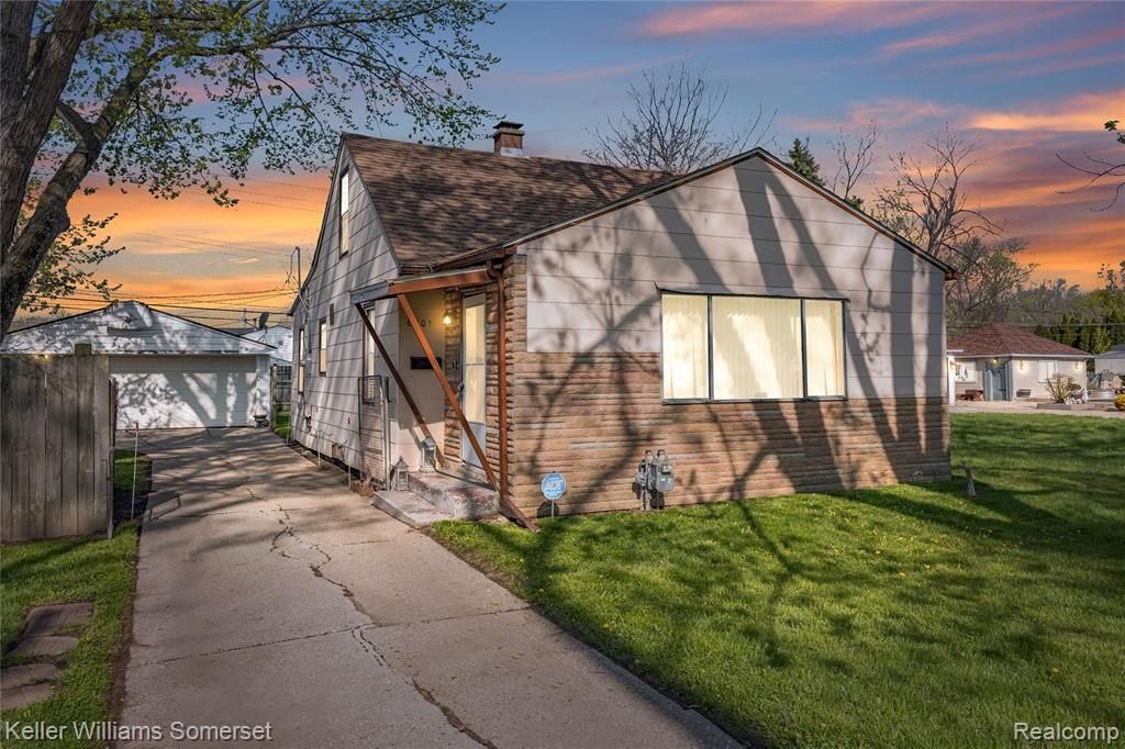 6501 Heyden Street, Dearborn Heights, MI 48127