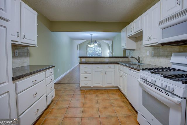 2191 Rockbridge Road 102, Stone Mountain, GA 30087