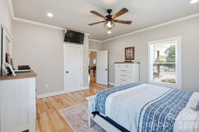 5712 Hoover Elmore Road, Vale, NC 28168