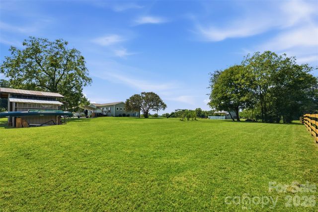 5712 Hoover Elmore Road, Vale, NC 28168