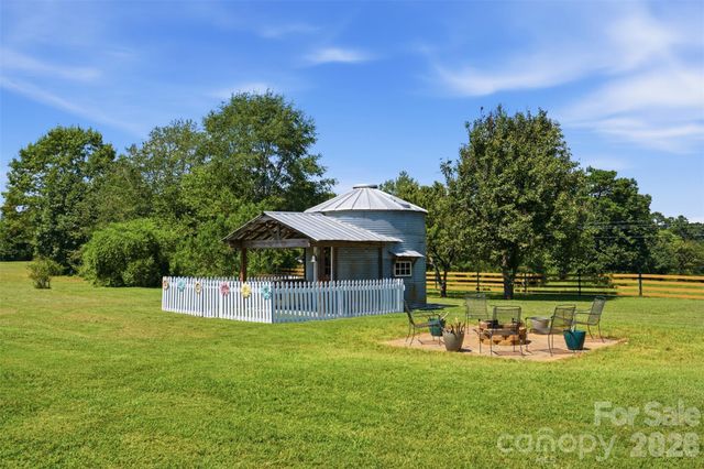 5712 Hoover Elmore Road, Vale, NC 28168
