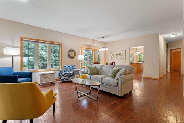 339 Summer Place E, Maplewood, MN 55117