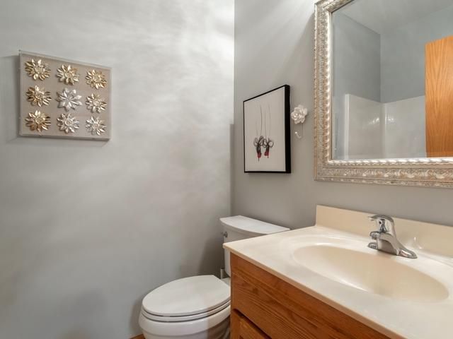 339 Summer Place E, Maplewood, MN 55117