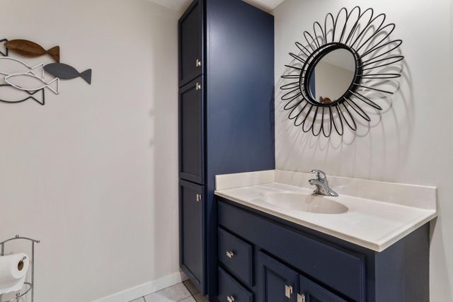 339 Summer Place E, Maplewood, MN 55117
