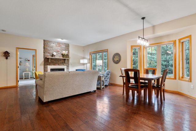 339 Summer Place E, Maplewood, MN 55117