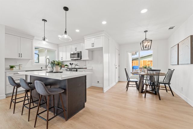 215 San Bernardino Ct, Bay Point, CA 94565