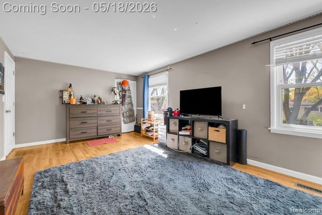 693 Langley Boulevard, Clawson, MI 48017