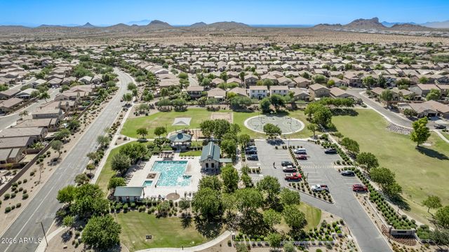 738 E SADDLE Way, San Tan Valley, AZ 85143