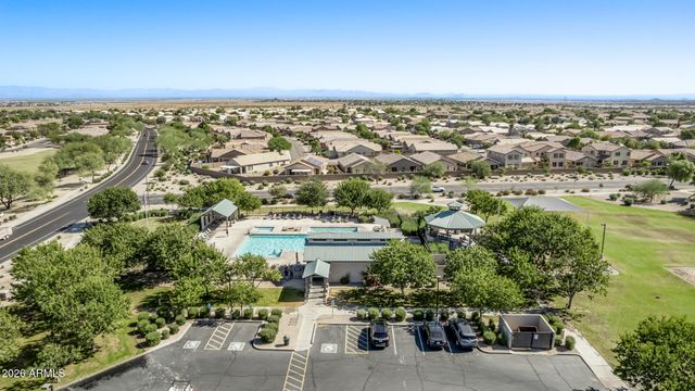 738 E SADDLE Way, San Tan Valley, AZ 85143