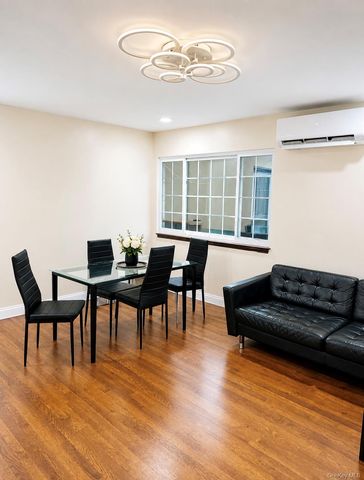 104-02 169th Street 2nd flr, Jamaica, NY 11433