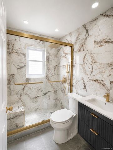 104-02 169th Street 2nd flr, Jamaica, NY 11433