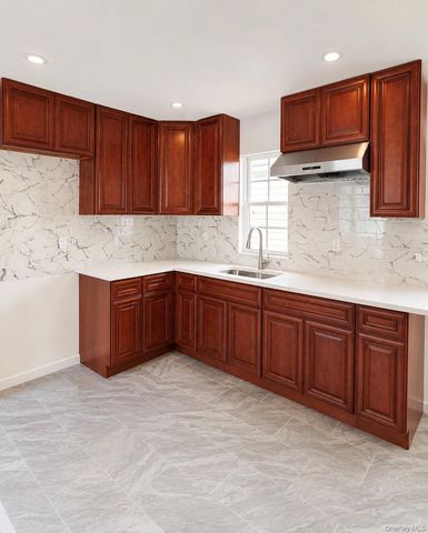 104-02 169th Street 2nd flr, Jamaica, NY 11433