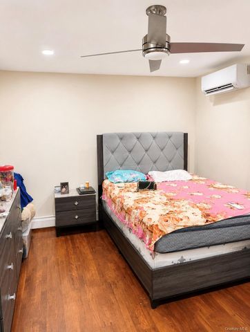 104-02 169th Street 2nd flr, Jamaica, NY 11433
