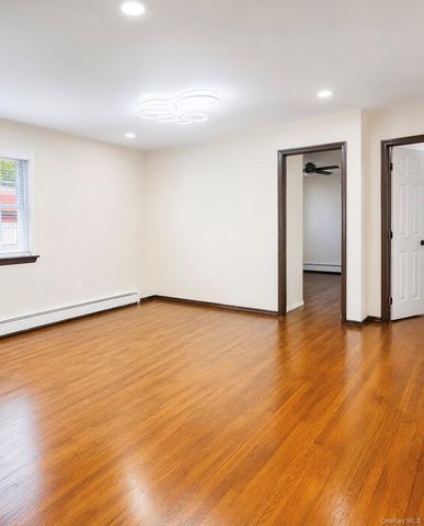 104-02 169th Street 2nd flr, Jamaica, NY 11433