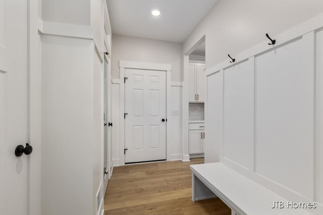 5850 Valley Point Drive Se, Caledonia Twp, MI 49316