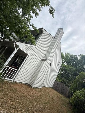 526 Windward DR, Chesapeake, VA 23320