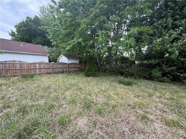 526 Windward DR, Chesapeake, VA 23320
