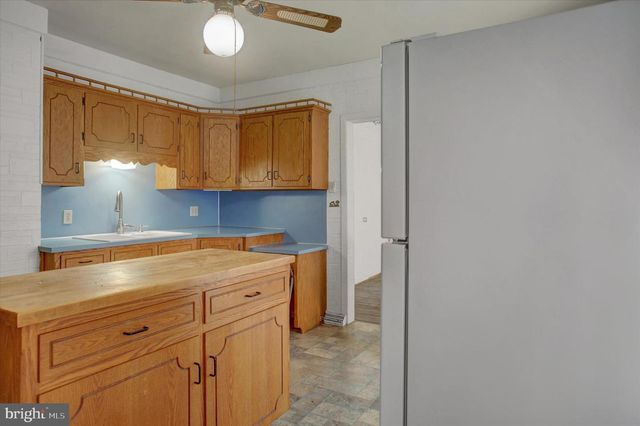 140 VINE STREET, Chambersburg, PA 17201