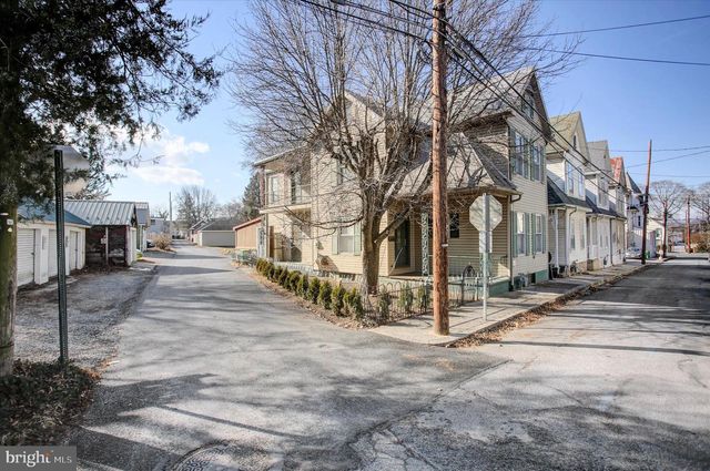 140 VINE STREET, Chambersburg, PA 17201