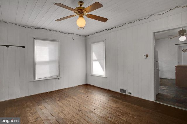 140 VINE STREET, Chambersburg, PA 17201