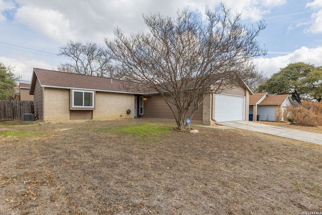 5718 Champions Hill Dr, San Antonio, TX 78233