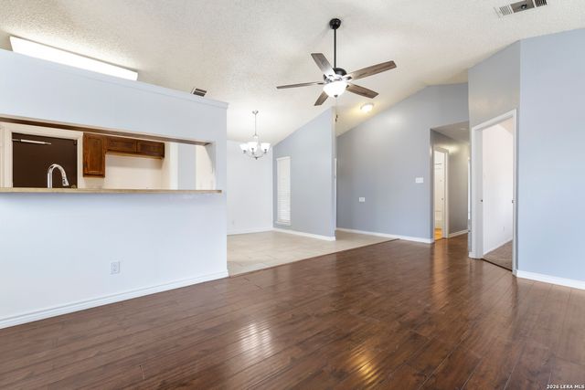 5718 Champions Hill Dr, San Antonio, TX 78233