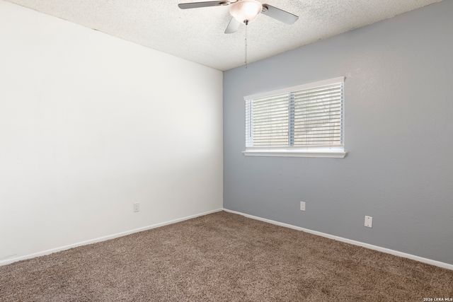 5718 Champions Hill Dr, San Antonio, TX 78233