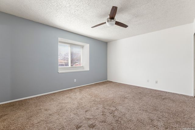 5718 Champions Hill Dr, San Antonio, TX 78233