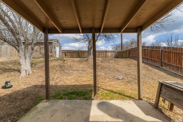 5718 Champions Hill Dr, San Antonio, TX 78233