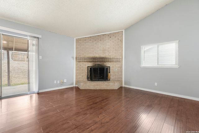 5718 Champions Hill Dr, San Antonio, TX 78233