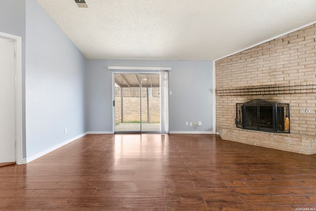 5718 Champions Hill Dr, San Antonio, TX 78233