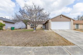 5718 Champions Hill Dr, San Antonio, TX 78233