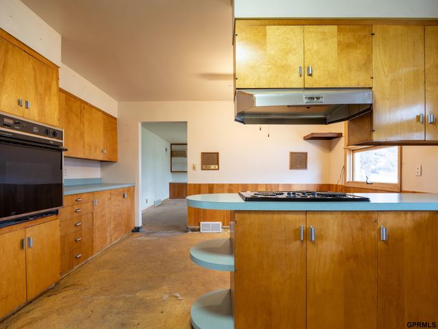 11340 Old Maple Road, Omaha, NE 68164