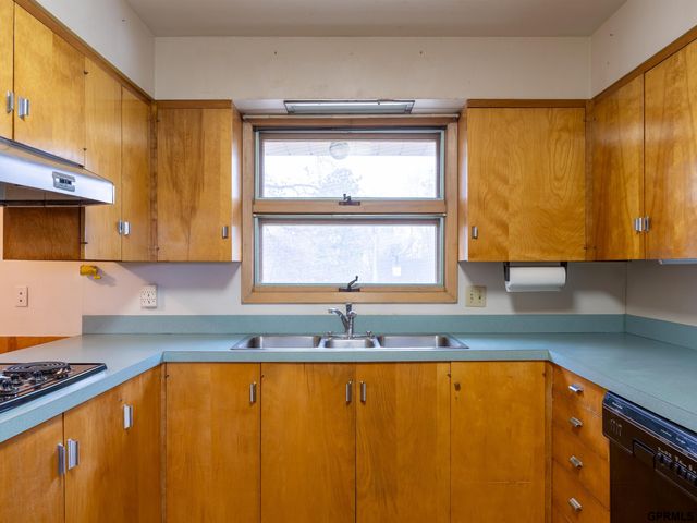 11340 Old Maple Road, Omaha, NE 68164