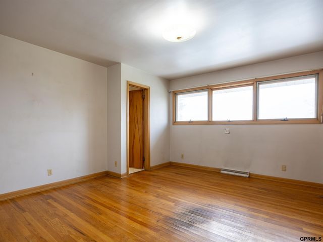 11340 Old Maple Road, Omaha, NE 68164