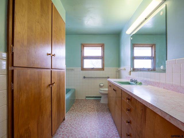 11340 Old Maple Road, Omaha, NE 68164