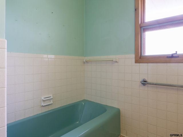 11340 Old Maple Road, Omaha, NE 68164