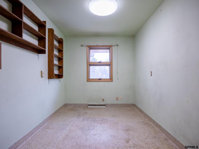 11340 Old Maple Road, Omaha, NE 68164