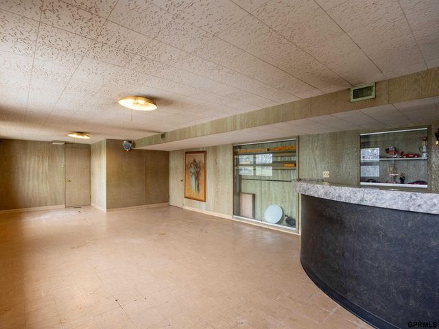 11340 Old Maple Road, Omaha, NE 68164