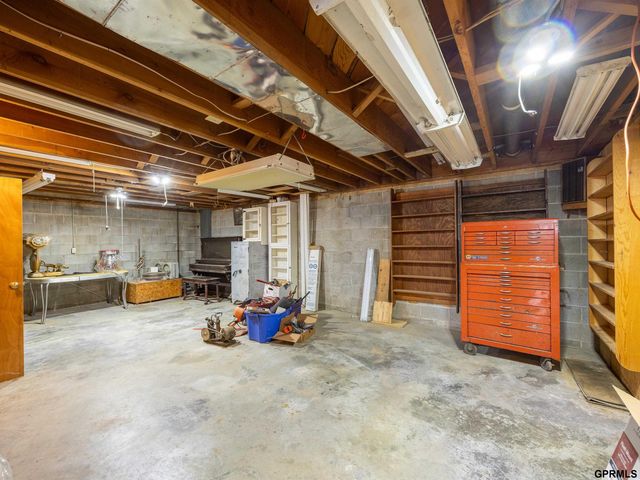 11340 Old Maple Road, Omaha, NE 68164